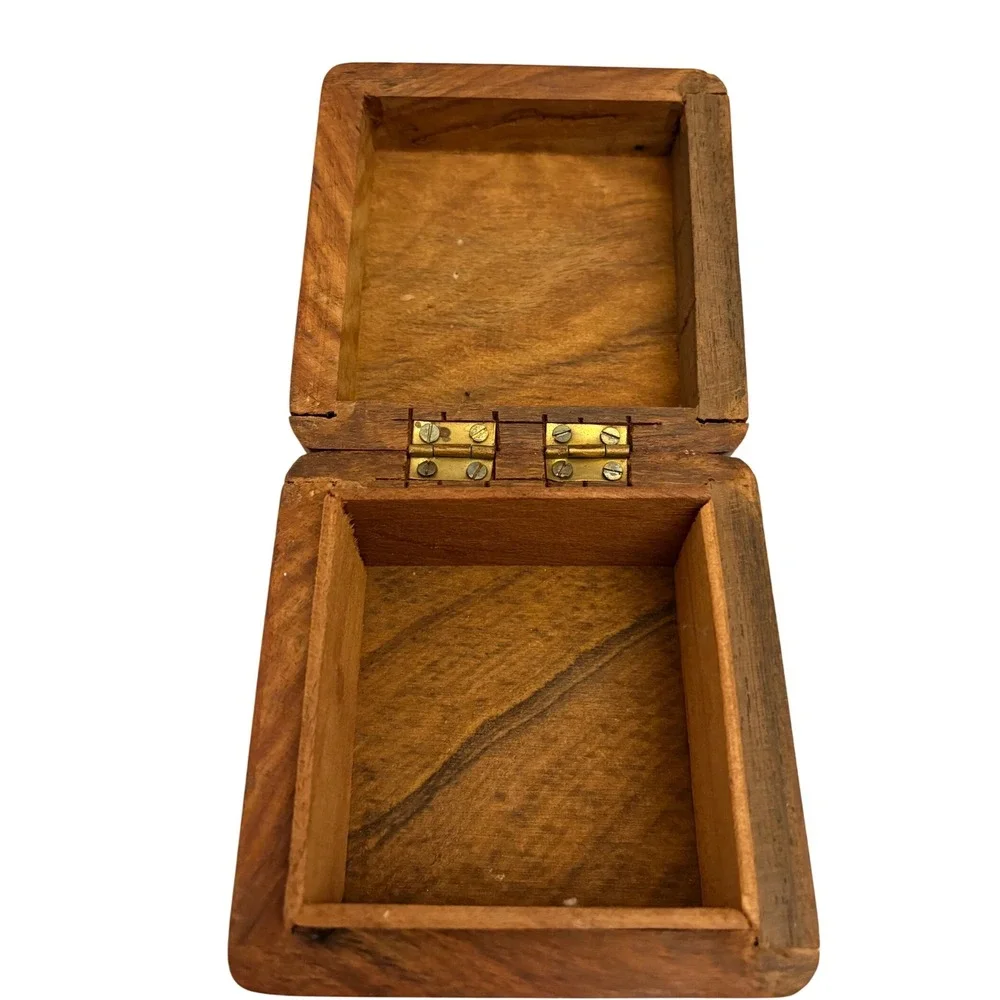 Vintage Disneyland Wooden Trinket Box Floral Carving Keepsake Jewelry‎ Organizer